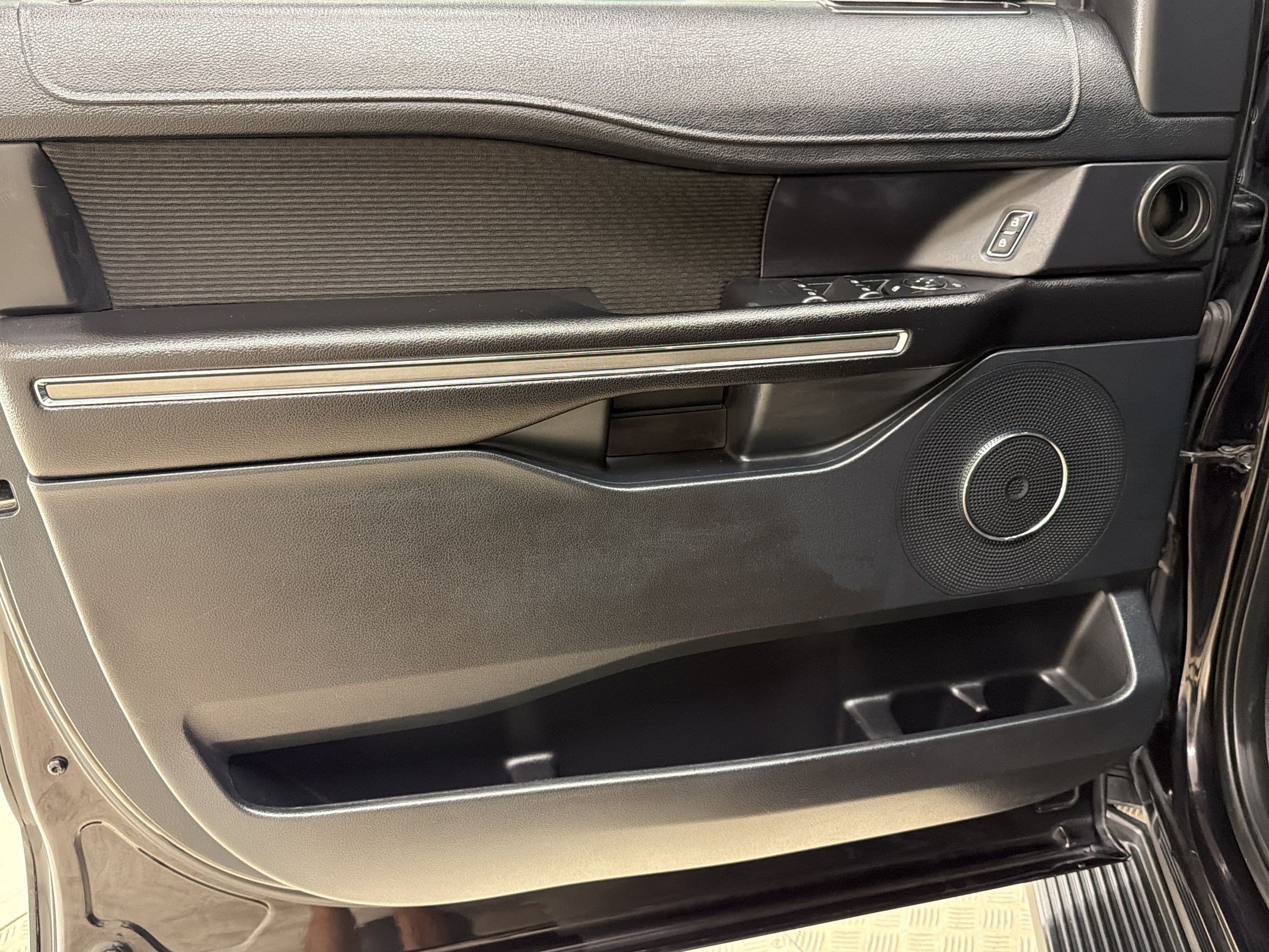 Certified 2019 Ford Expedition Max XLT RWD image 13