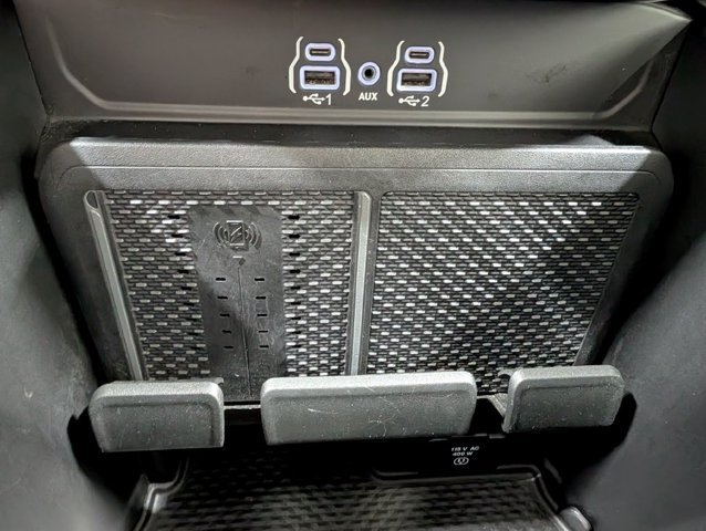 Used 2025 RAM 1500 Big Horn AWD/4WD image 9