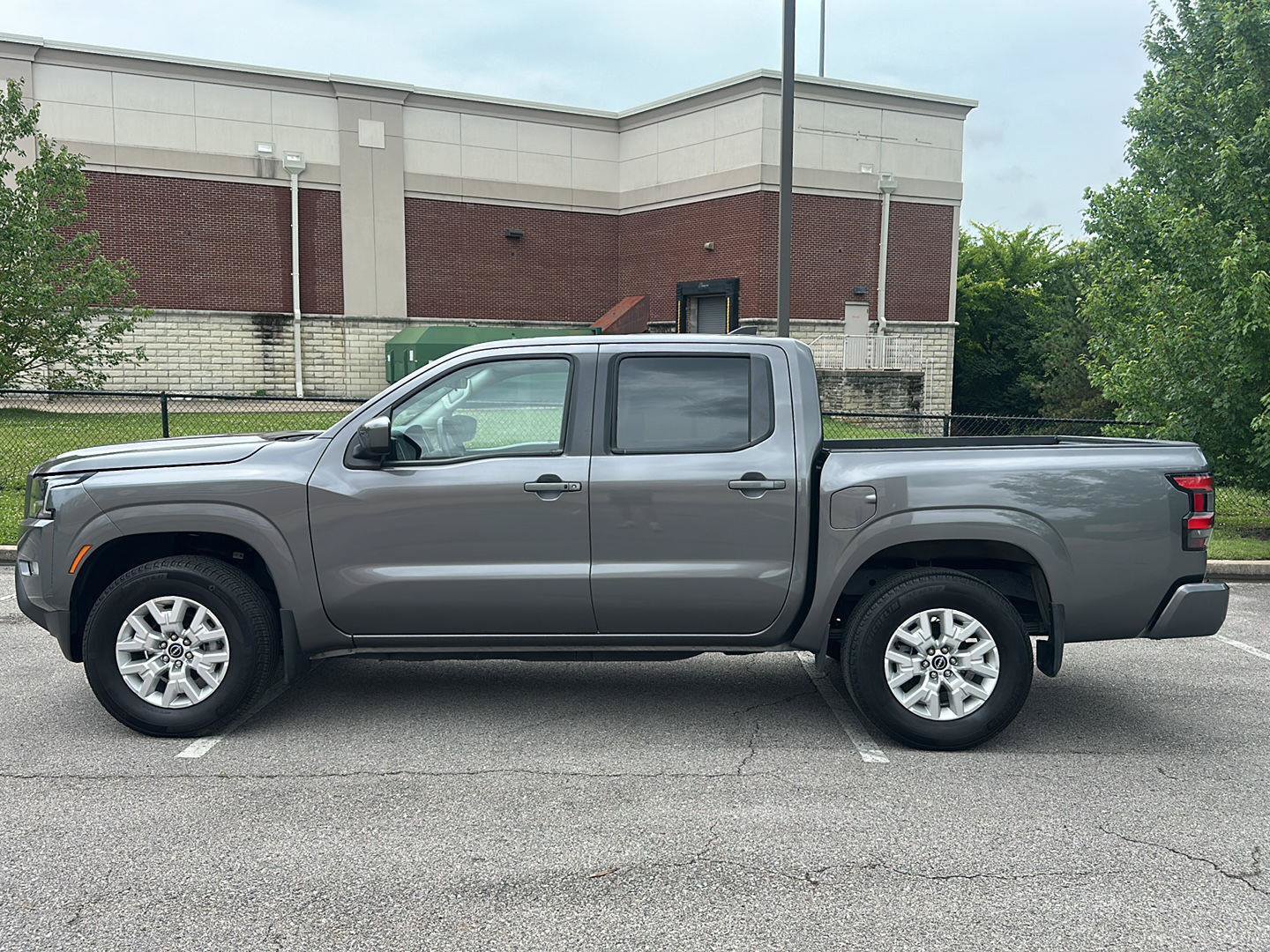 Used 2024 Nissan Frontier SV w/ SV Convenience Package AWD/4WD image 2