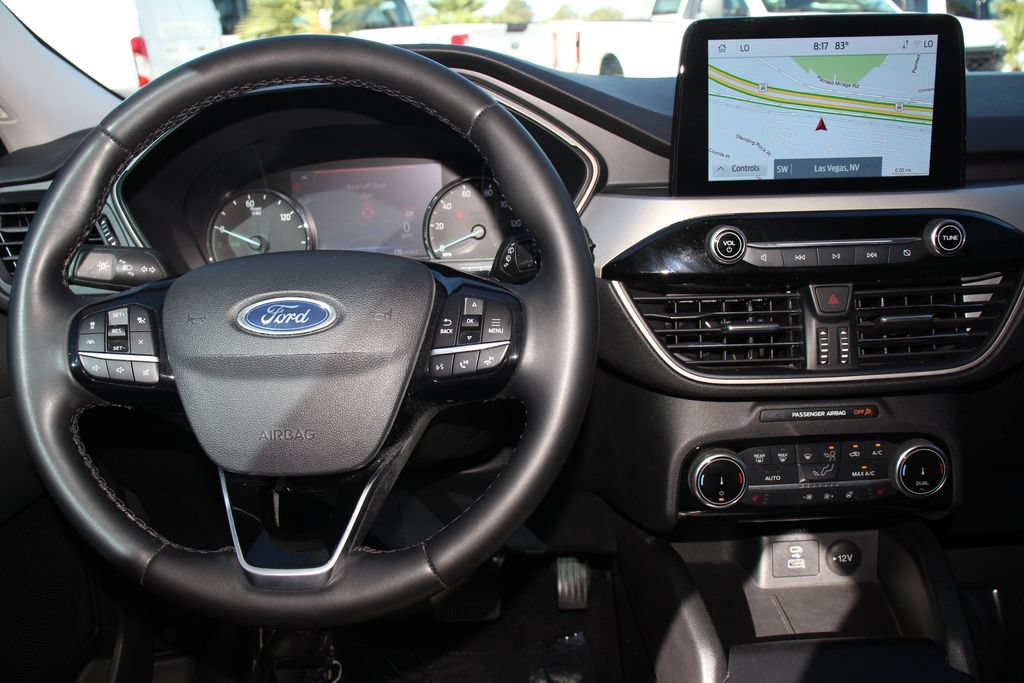 Certified 2022 Ford Escape SE w/ SE Sport Appearance Package FWD image 17