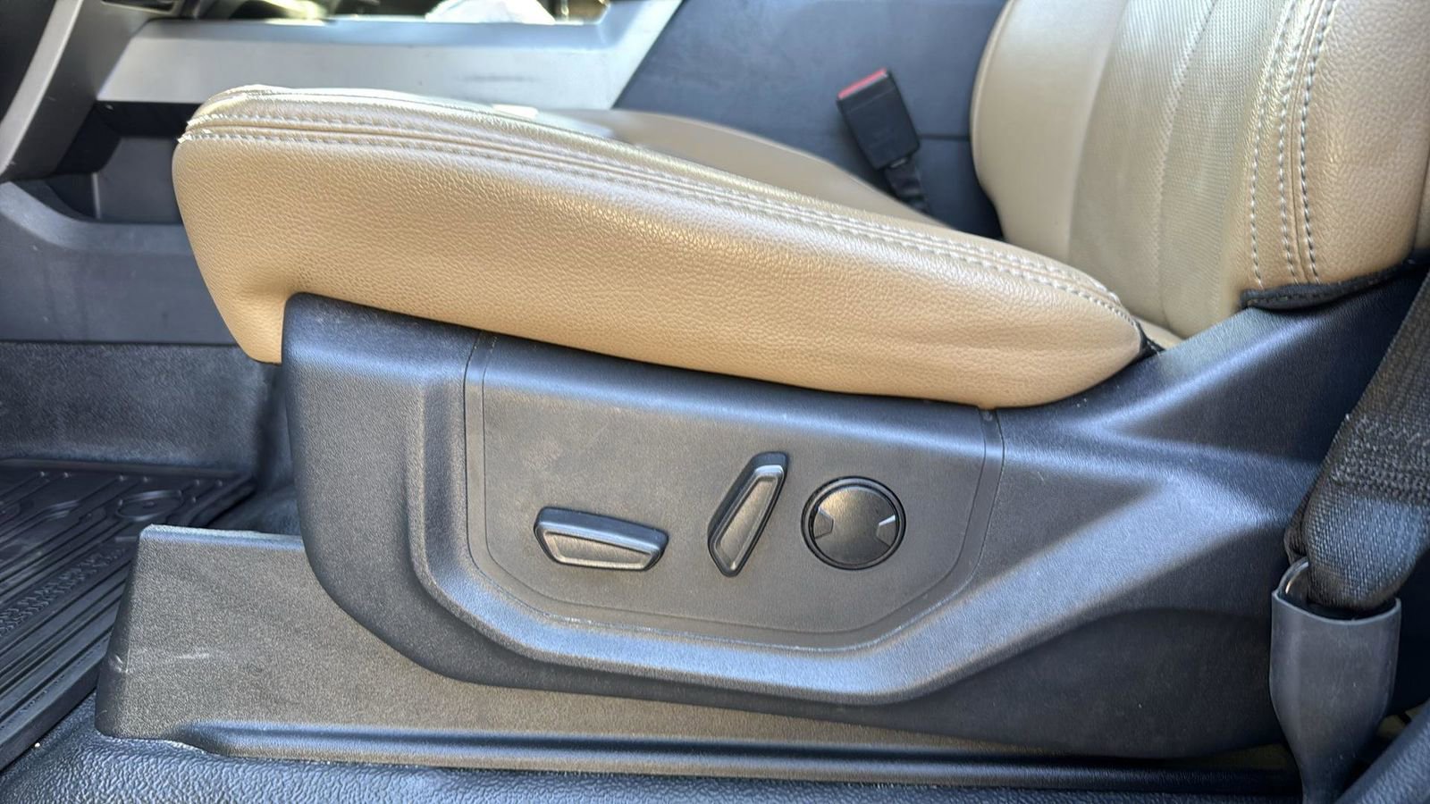 Certified 2022 Ford F250 Lariat w/ Lariat Ultimate Package image 8