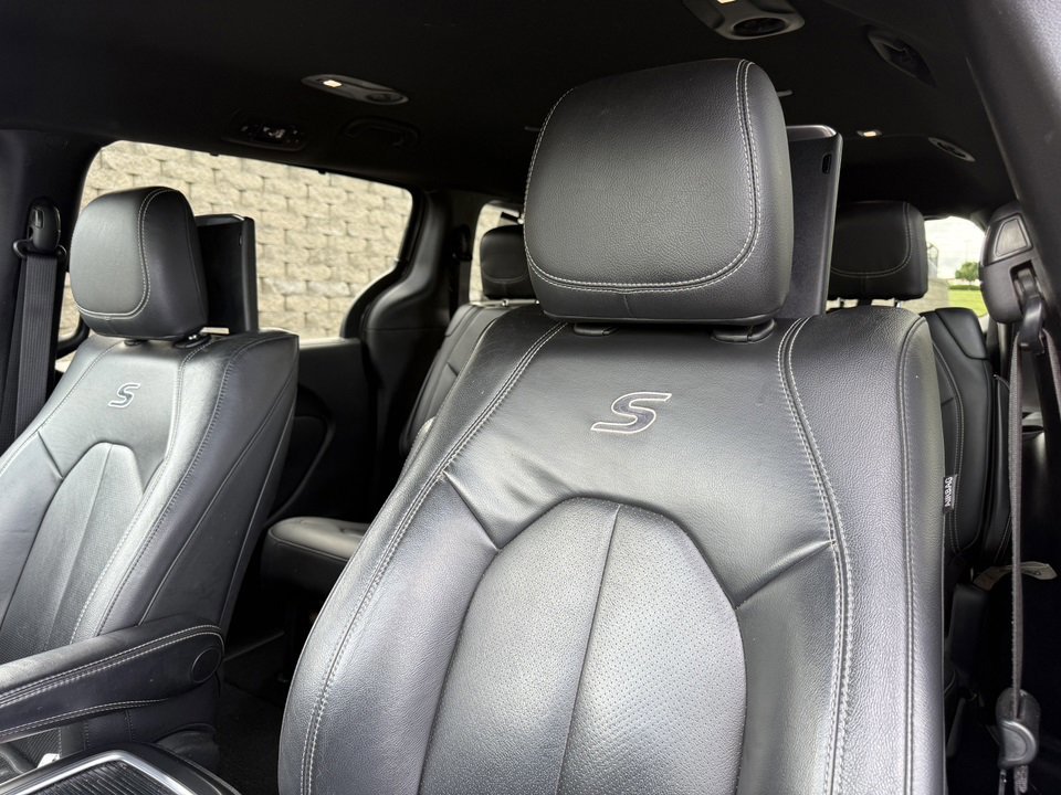Used 2020 Chrysler Pacifica Touring-L Plus image 22