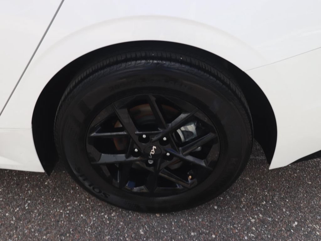 Used 2025 Kia K5 LXS FWD image 14