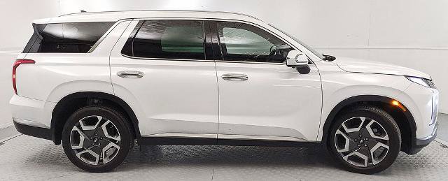 Used 2025 Hyundai Palisade Limited AWD/4WD image 2