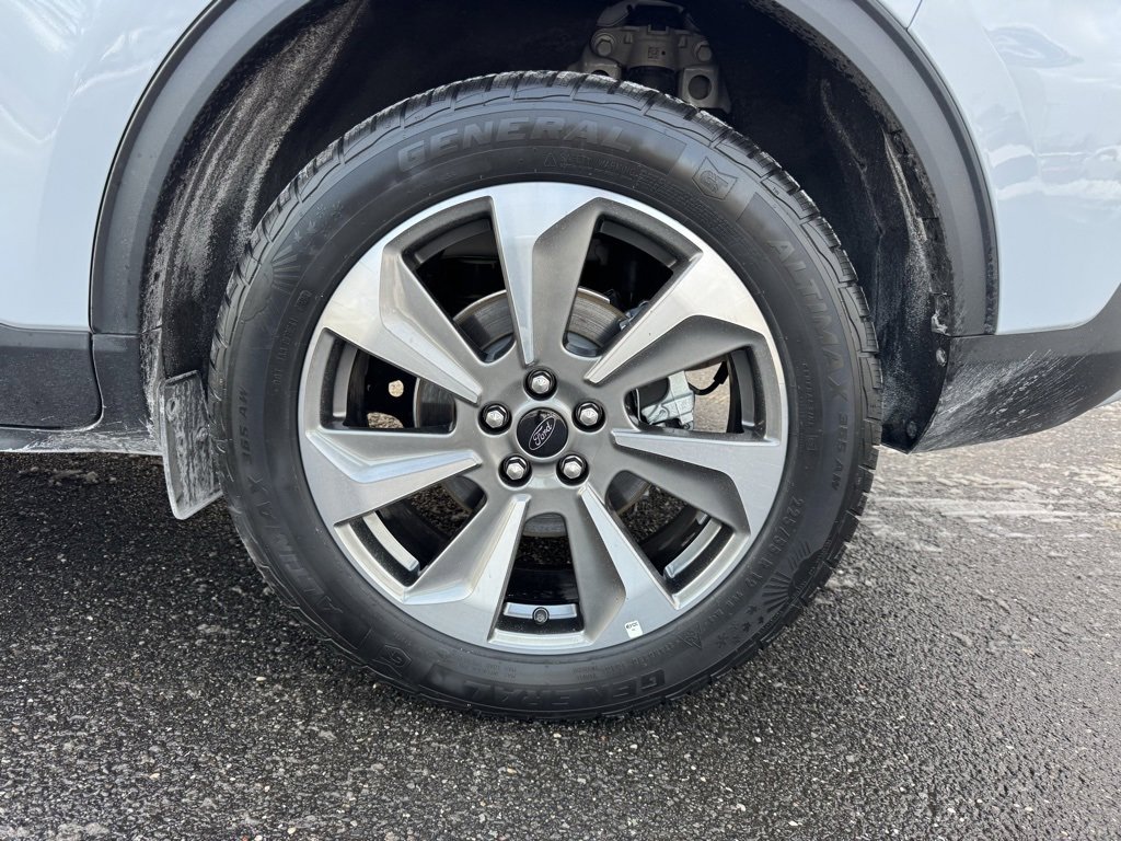 Certified 2025 Ford Escape Platinum image 11