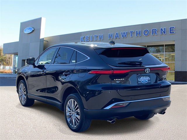 Used 2021 Toyota Venza Limited image 3