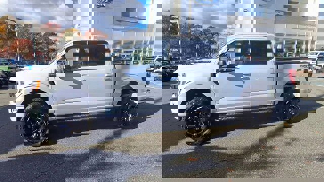 Certified 2022 Ford F150 XLT w/ Equipment Group 302A High image 4