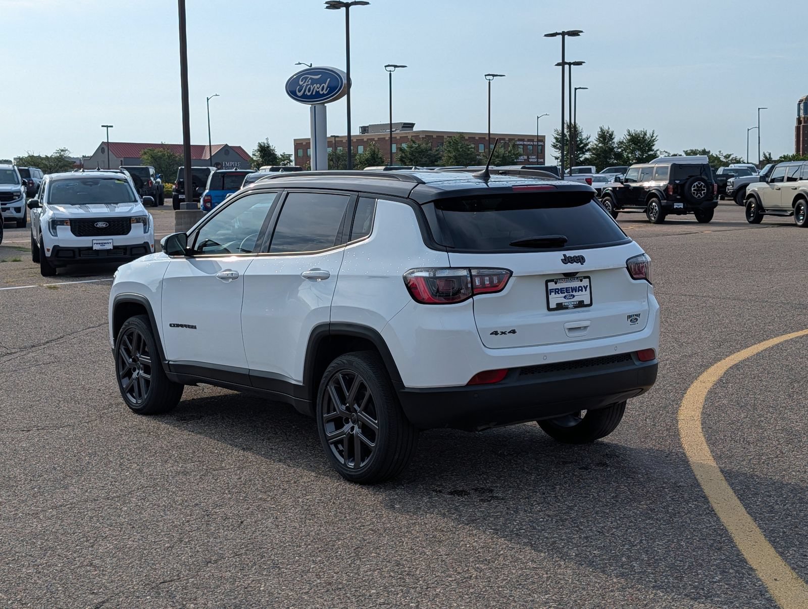 Used 2026 Jeep Compass Limited AWD/4WD image 3