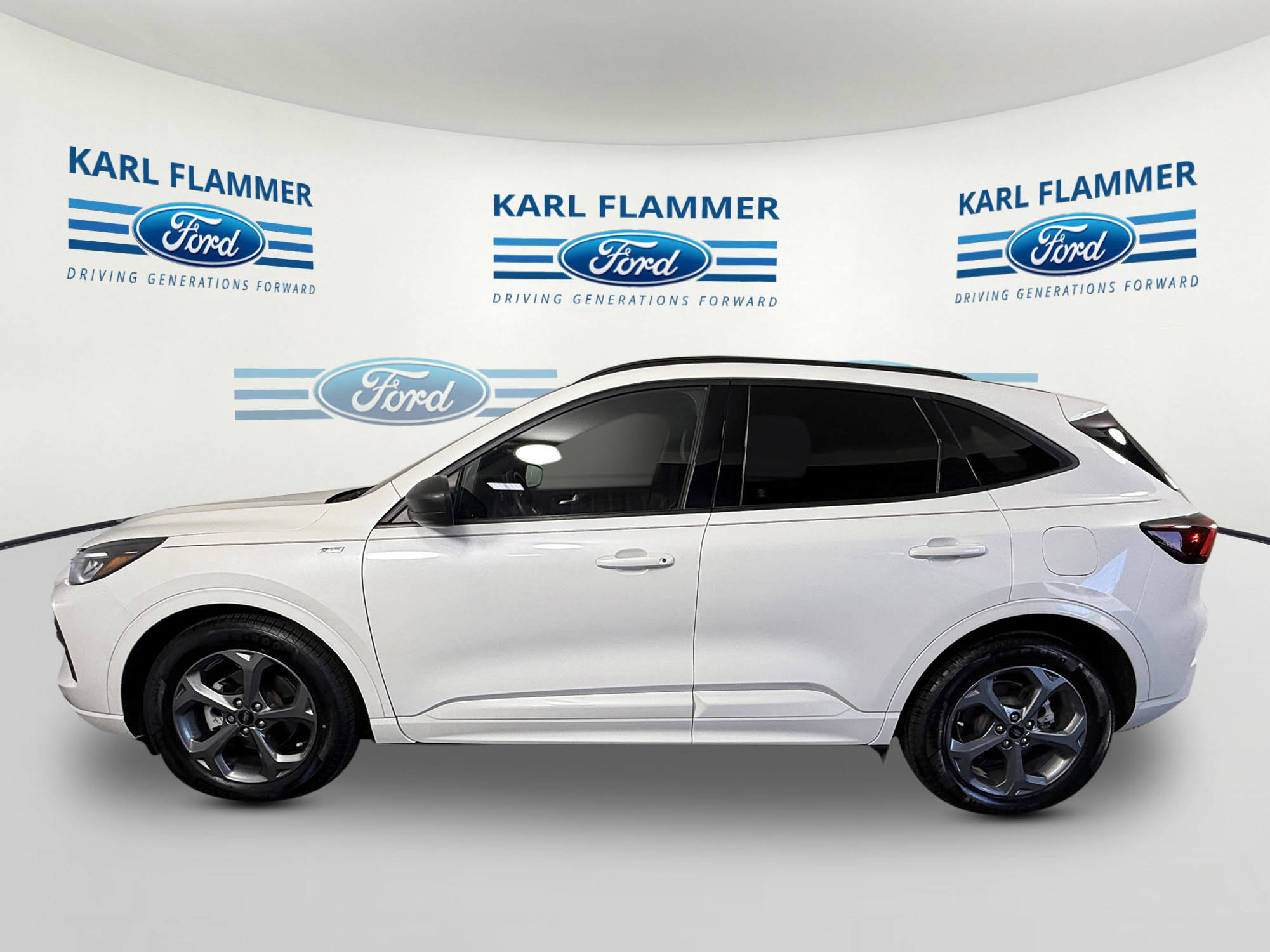 Certified 2023 Ford Escape ST-Line w/ Tech Pack #1 FWD image 5