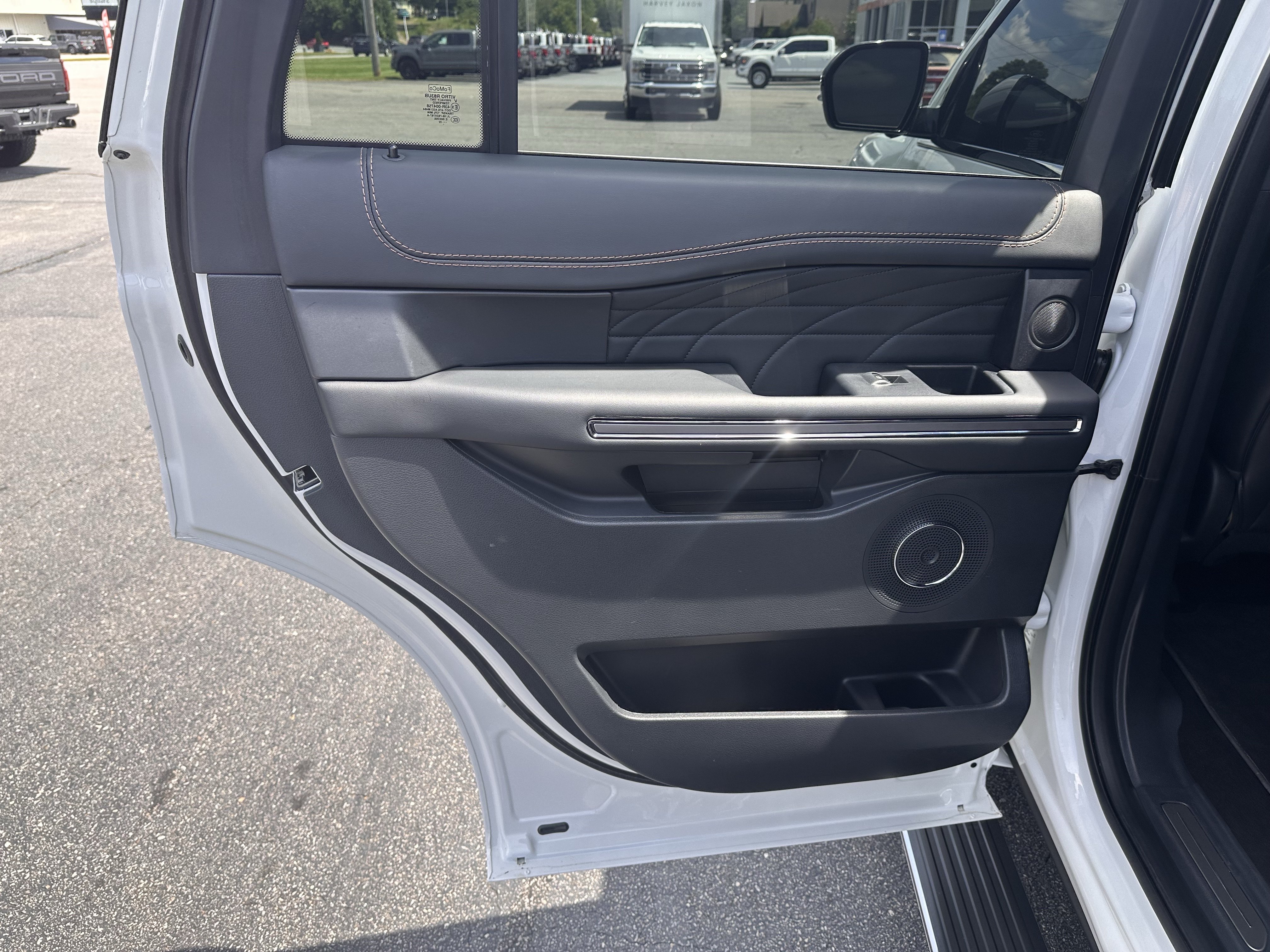 Certified 2022 Ford Expedition Platinum AWD/4WD image 12