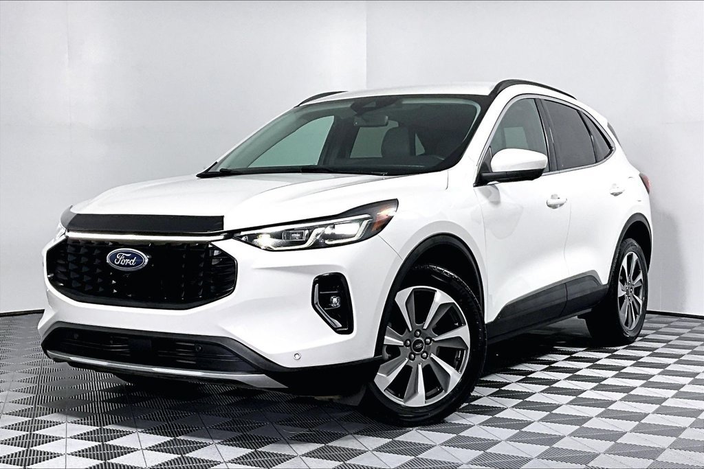 Certified 2023 Ford Escape Platinum AWD/4WD image 2