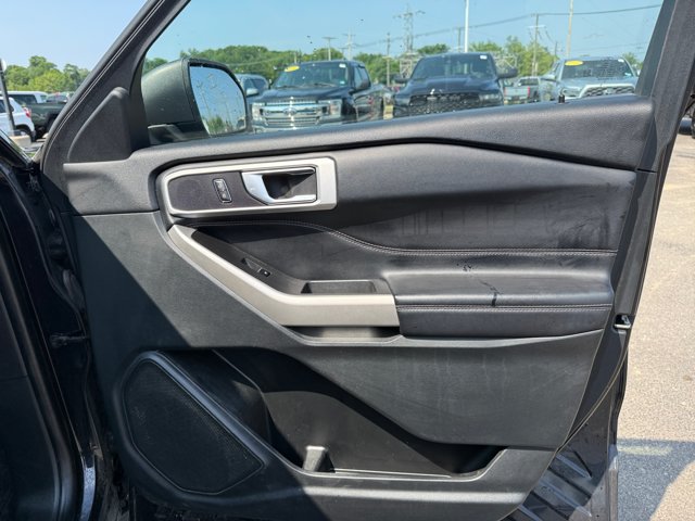 Certified 2022 Ford Explorer XLT w/ Equipment Group 202A AWD/4WD image 29