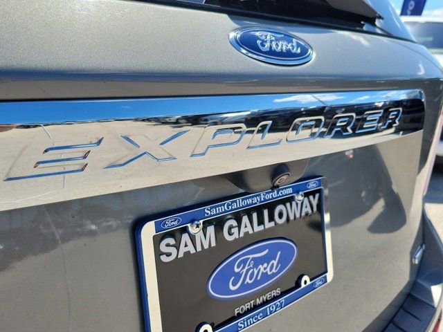 Certified 2020 Ford Explorer XLT w/ Equipment Group 202A image 11