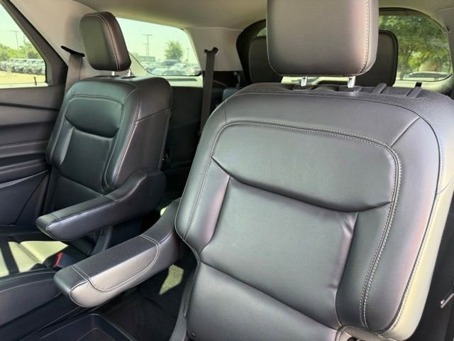 Certified 2021 Ford Explorer XLT w/ Equipment Group 202A RWD image 19