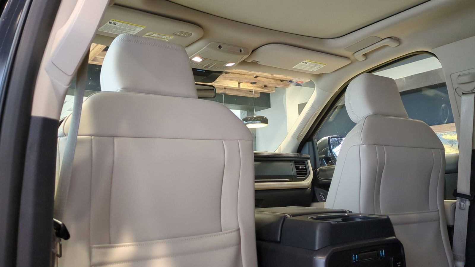 Certified 2023 Ford Expedition Platinum image 19