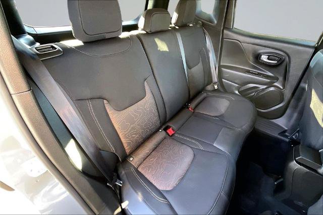 Used 2023 Jeep Renegade Latitude AWD/4WD image 27