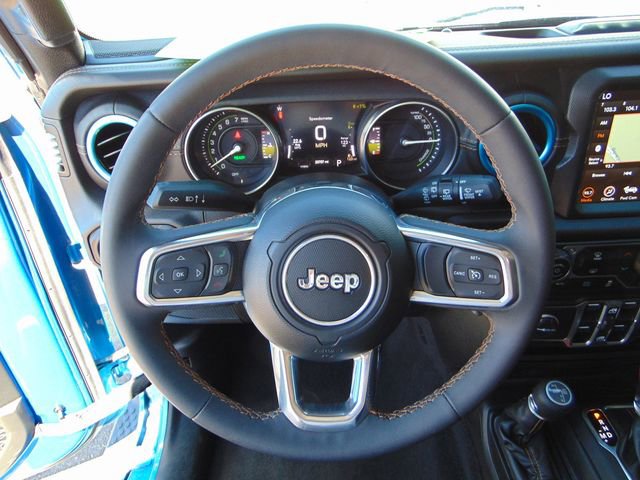 Used 2023 Jeep Wrangler Unlimited Sahara AWD/4WD image 16
