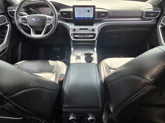 Certified 2022 Ford Explorer XLT w/ Equipment Group 202A RWD image 16