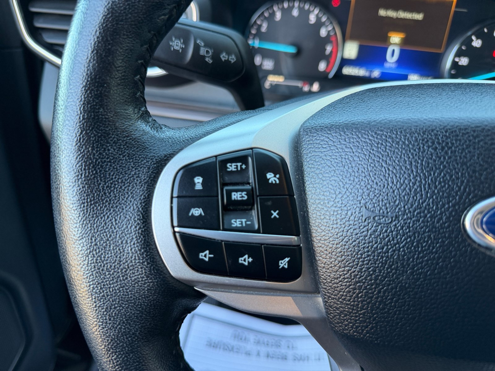 Certified 2024 Ford Explorer Limited RWD image 25