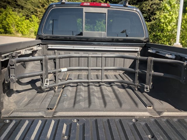 Used 2020 Nissan Frontier PRO-4X w/ Pro-4x Utility Package AWD/4WD image 32