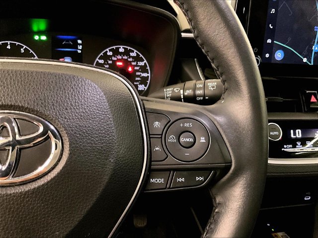 Used 2023 Toyota Corolla Cross LE AWD/4WD image 18