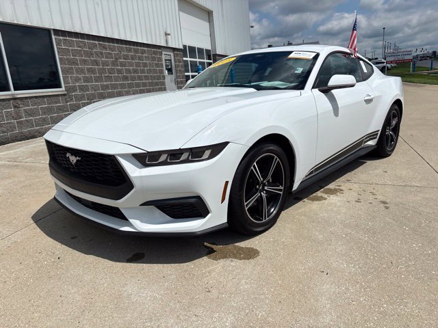 Certified 2025 Ford Mustang Coupe RWD image 4