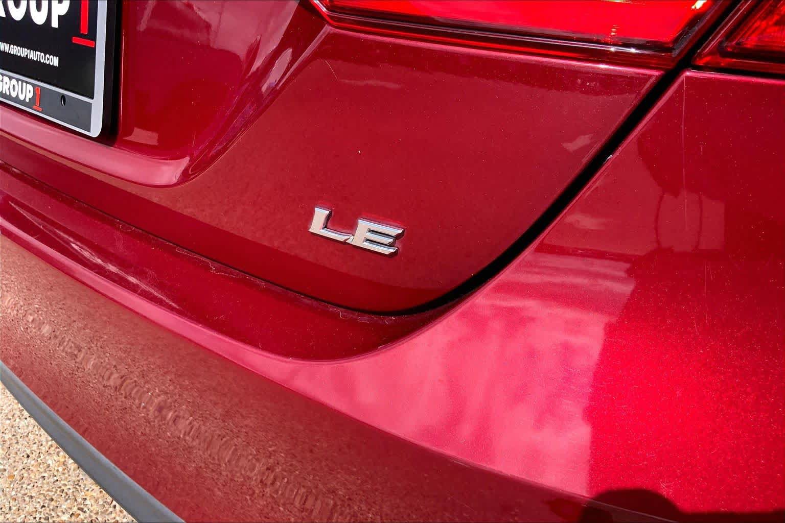 Used 2020 Toyota Camry LE FWD image 10