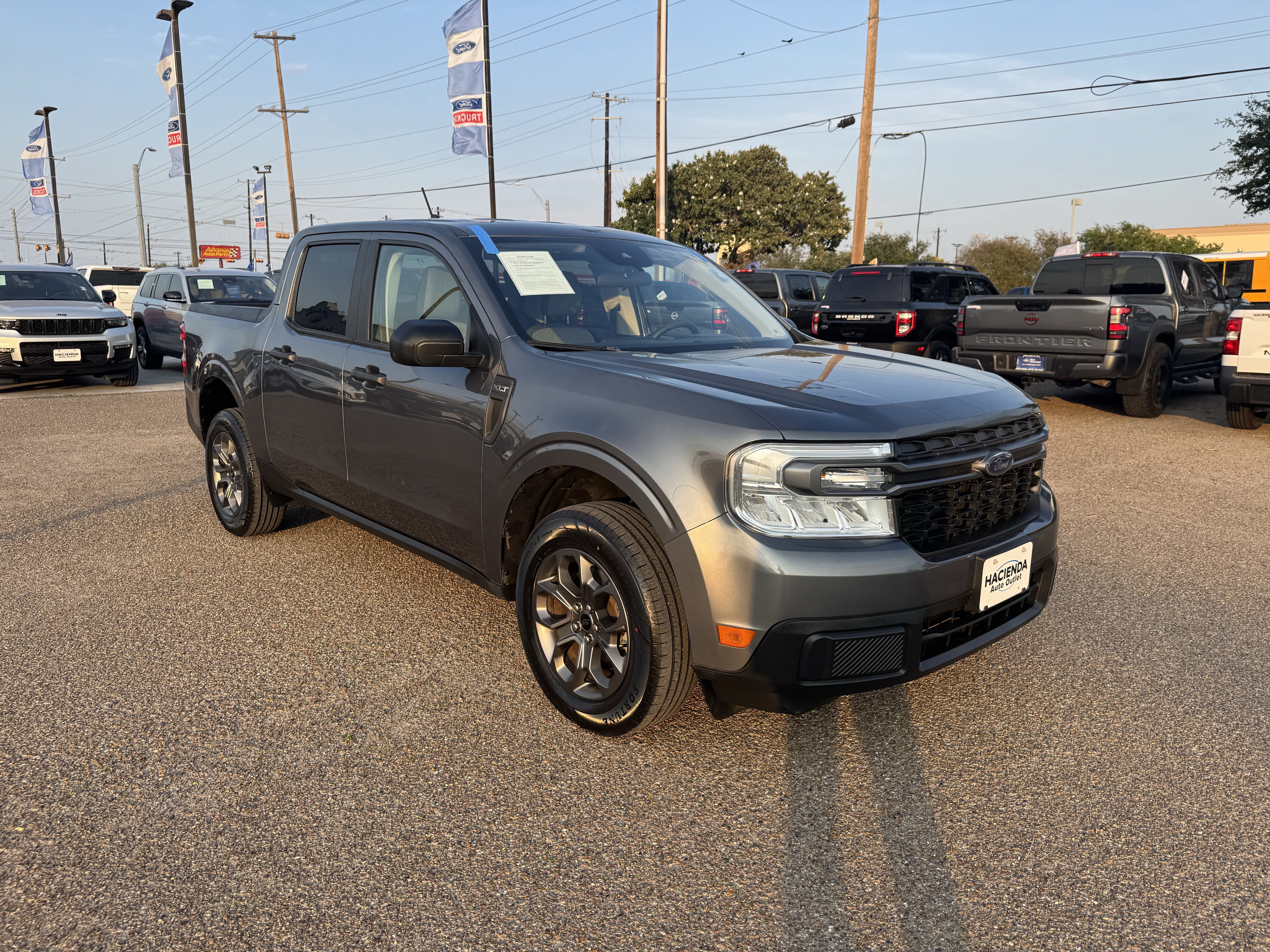 Certified 2022 Ford Maverick XLT image 5