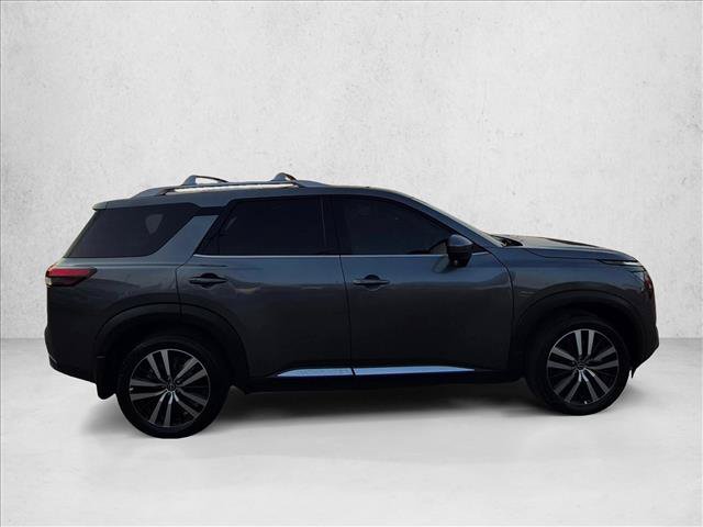 Used 2025 Nissan Pathfinder Platinum AWD/4WD image 4