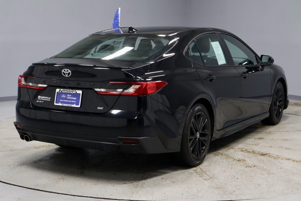 Used 2025 Toyota Camry SE image 5