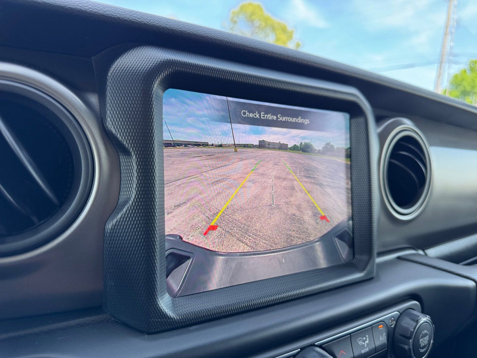 Used 2022 Jeep Gladiator Sport AWD/4WD image 28