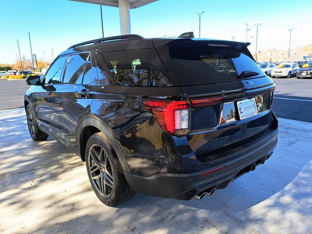 Certified 2025 Ford Explorer ST image 2