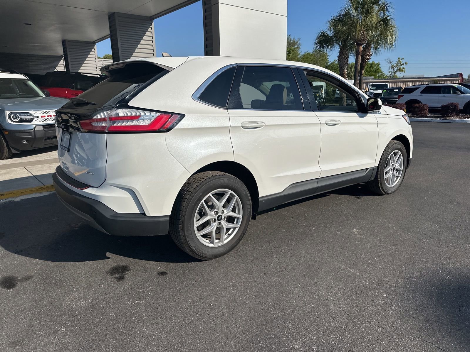 Certified 2024 Ford Edge SEL w/ Convenience Package image 4