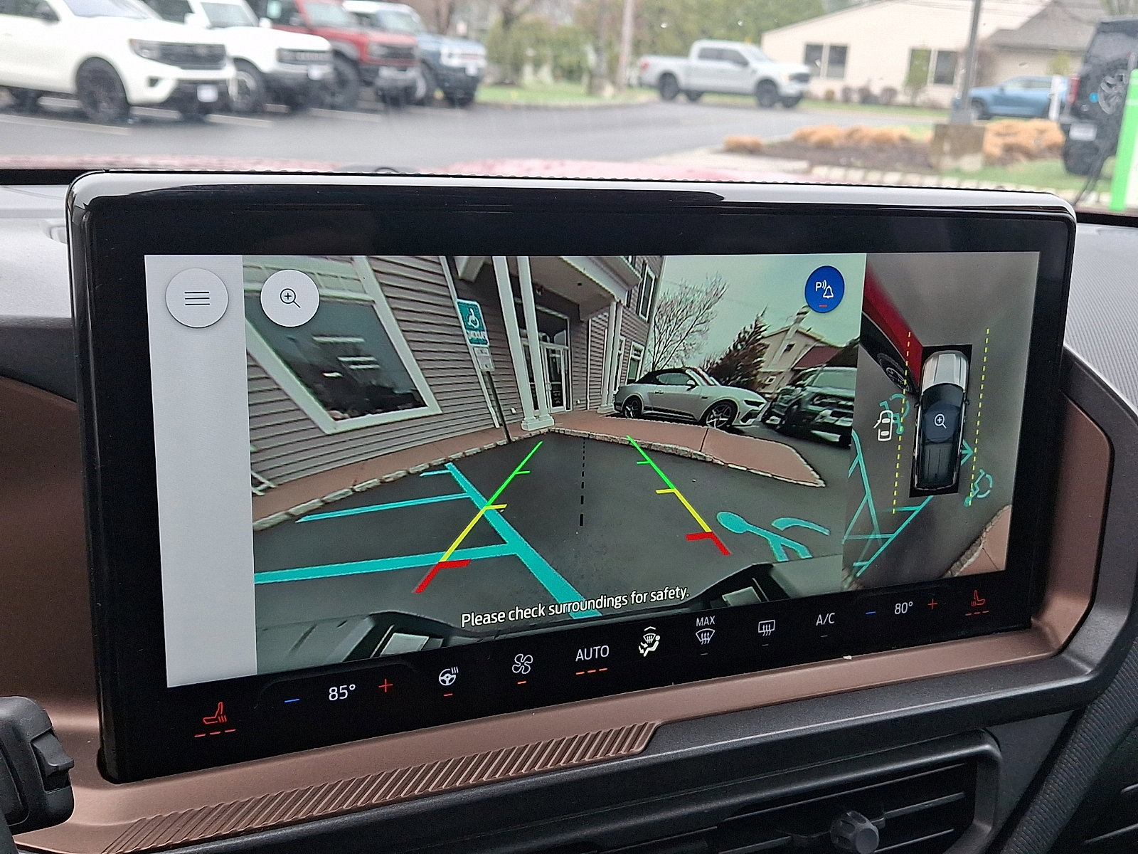 Certified 2025 Ford Bronco Sport Outer Banks w/ Outer Banks Tech Package+ AWD/4WD image 19