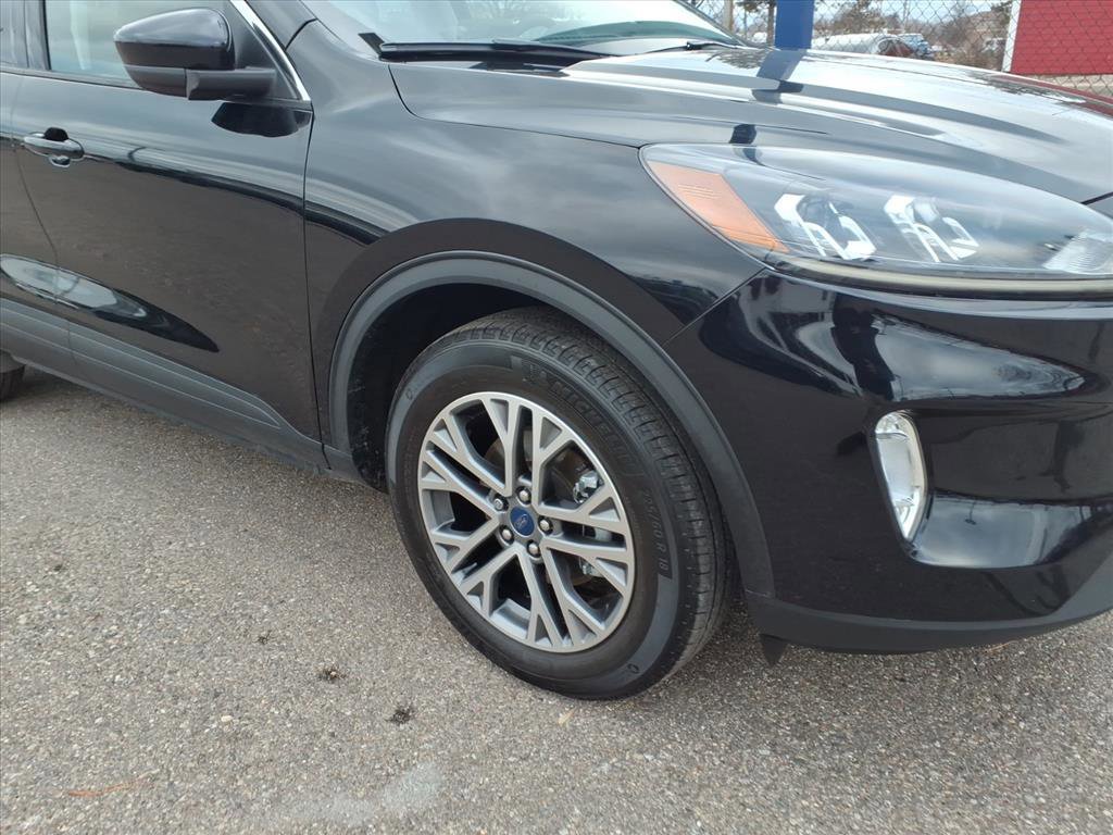 Certified 2022 Ford Escape SEL image 2