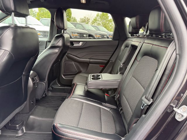 Certified 2024 Ford Escape ST-Line w/ Tech Pack #1 AWD/4WD image 9