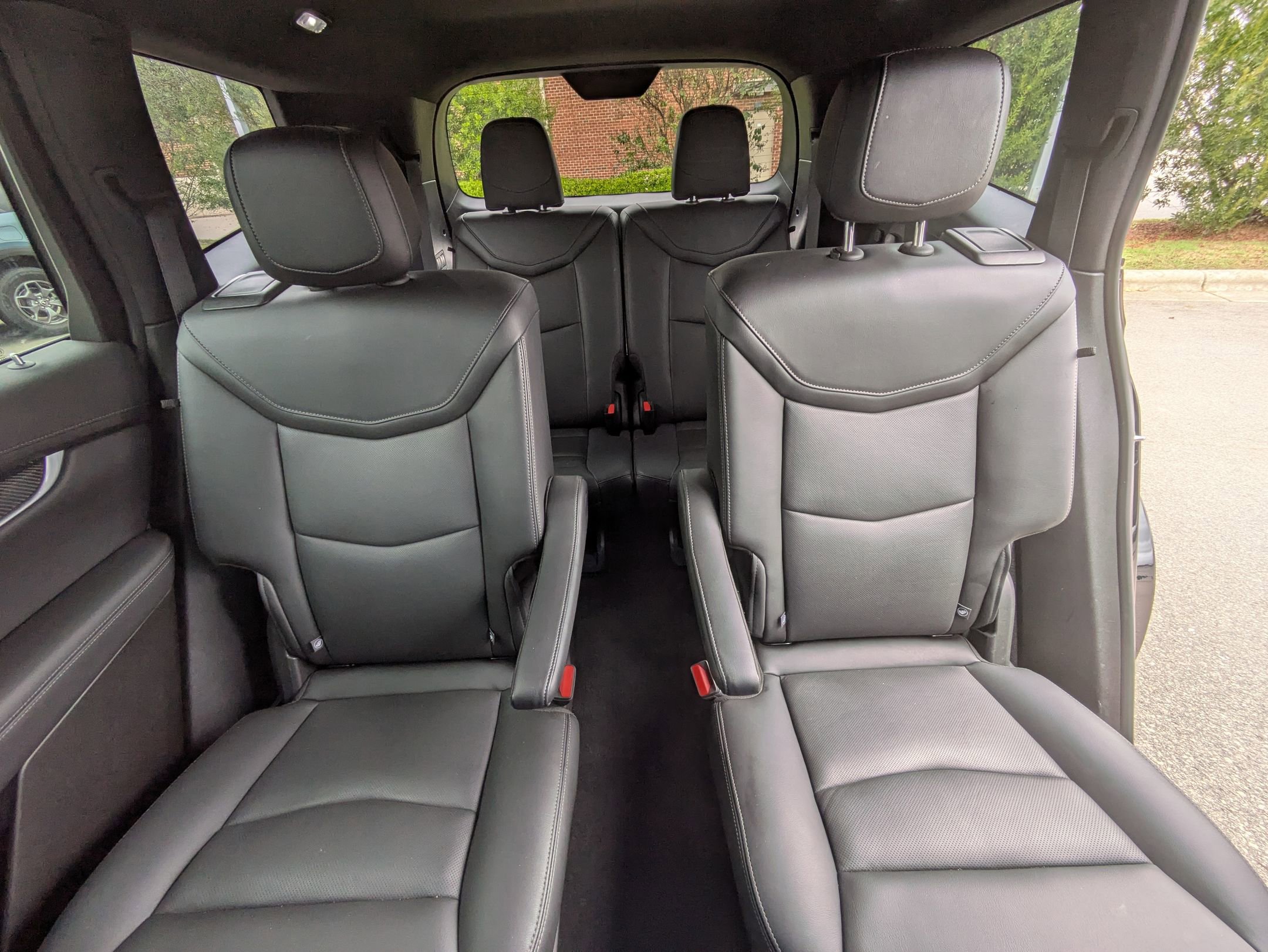 Used 2024 Cadillac XT6 Sport w/ LPO, Onyx Lite Package image 31