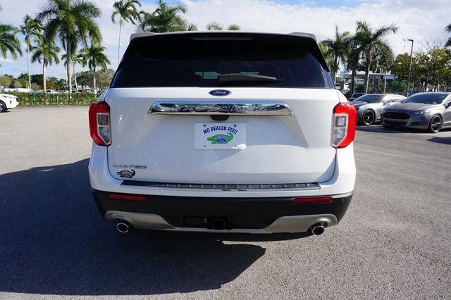 Certified 2022 Ford Explorer Limited w/ Limited Technology Package image 2