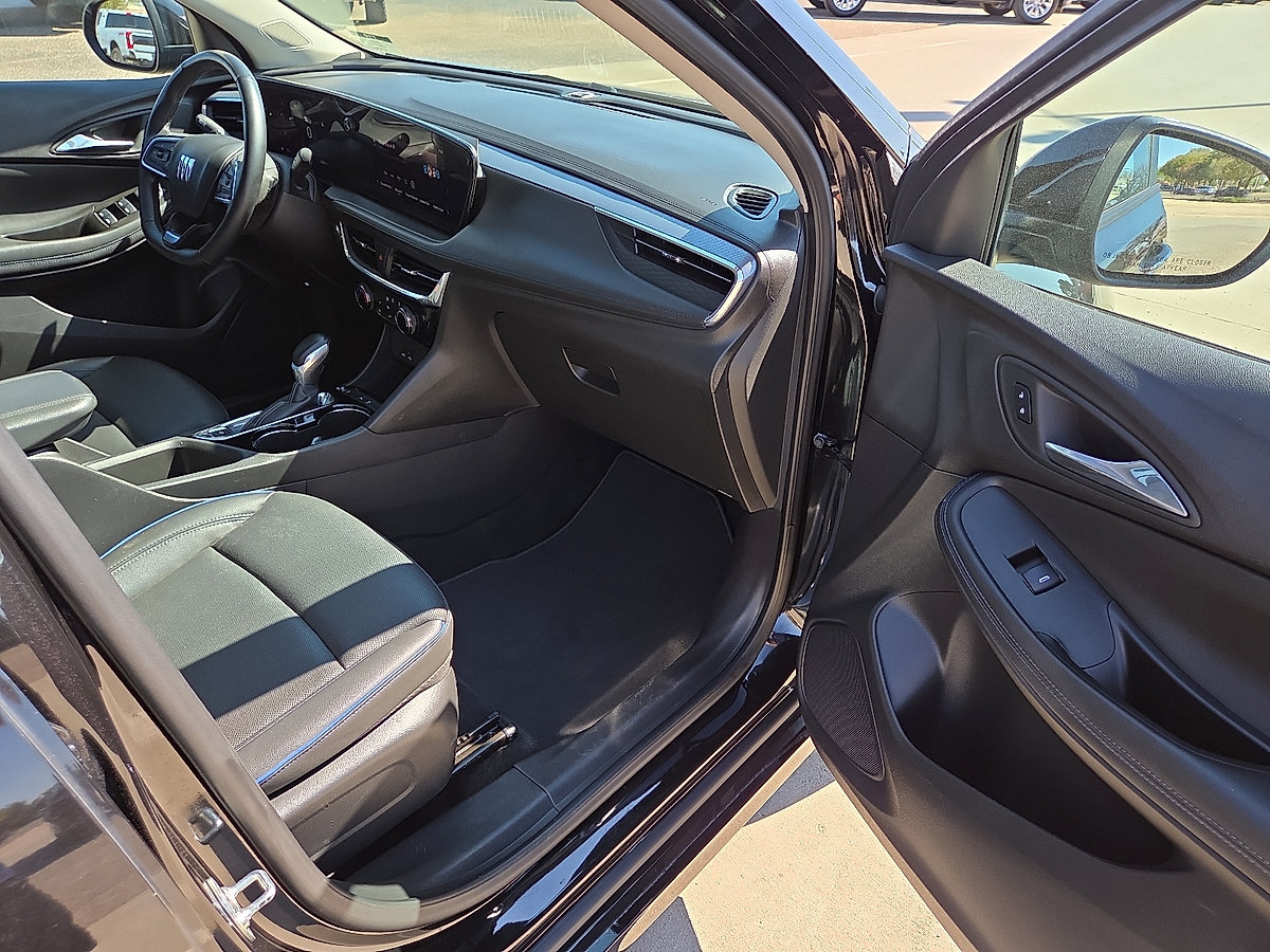 Used 2025 Buick Encore GX Sport Touring w/ Comfort Package FWD image 11