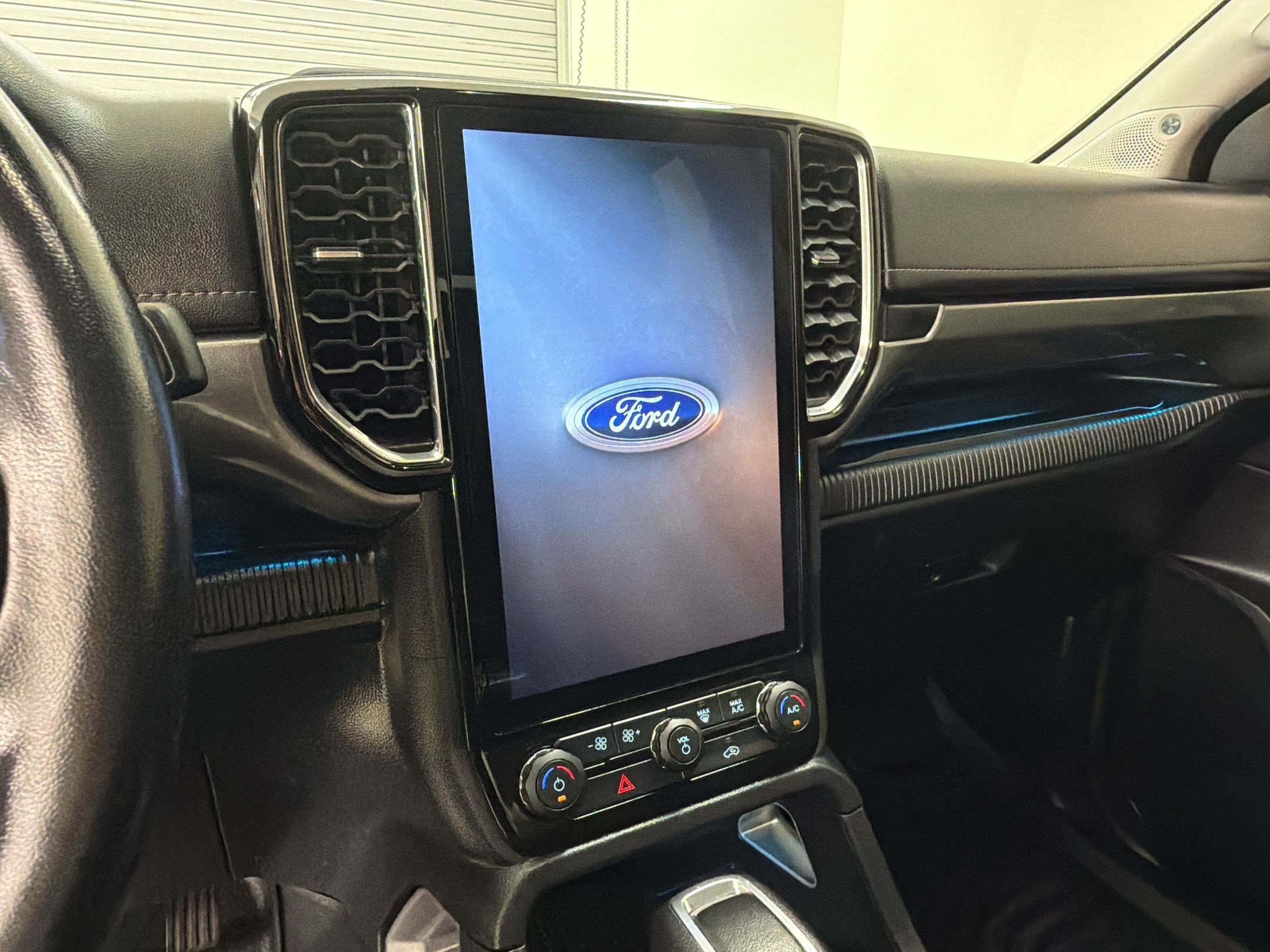 Certified 2024 Ford Ranger Lariat RWD image 21