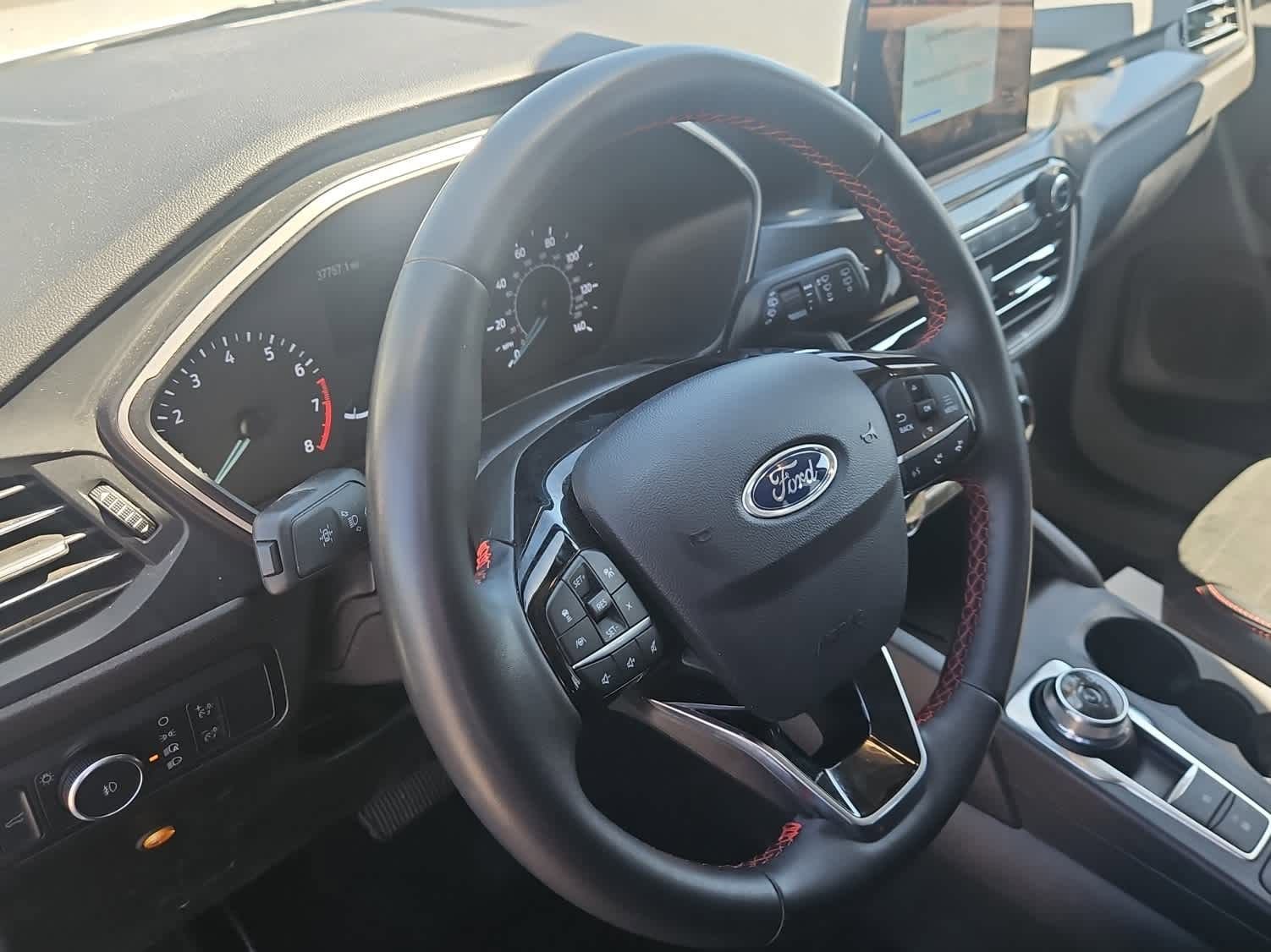 Certified 2022 Ford Escape SEL w/ SEL Stealth AWD Package image 2