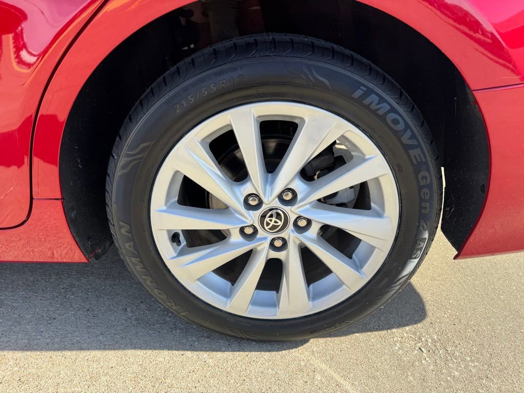 Used 2024 Toyota Camry LE image 6