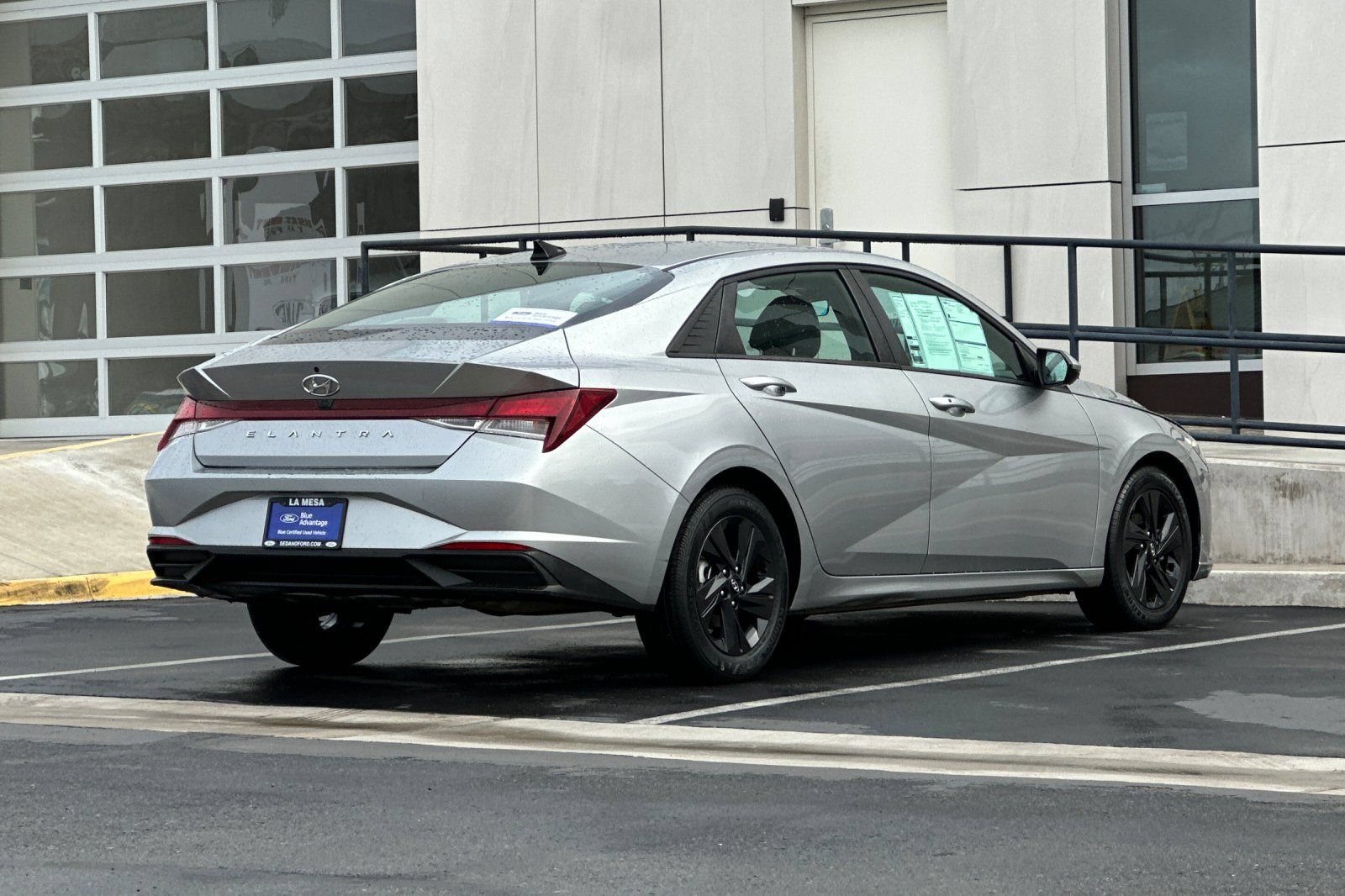 Used 2021 Hyundai Elantra SEL FWD image 3