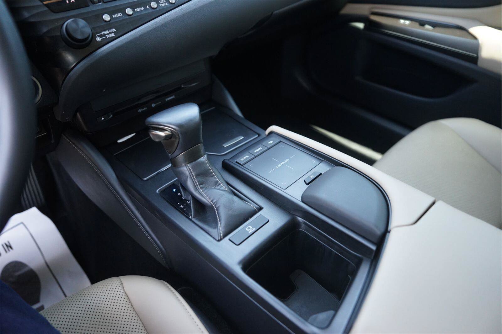 Used 2019 Lexus ES 350 w/ Accessory Package 2 FWD image 29