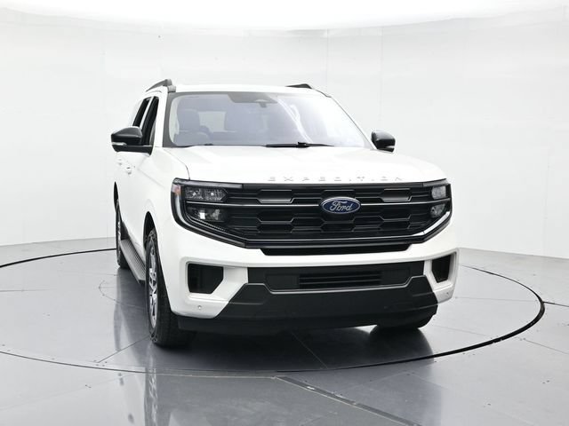 Certified 2025 Ford Expedition Active AWD/4WD image 4