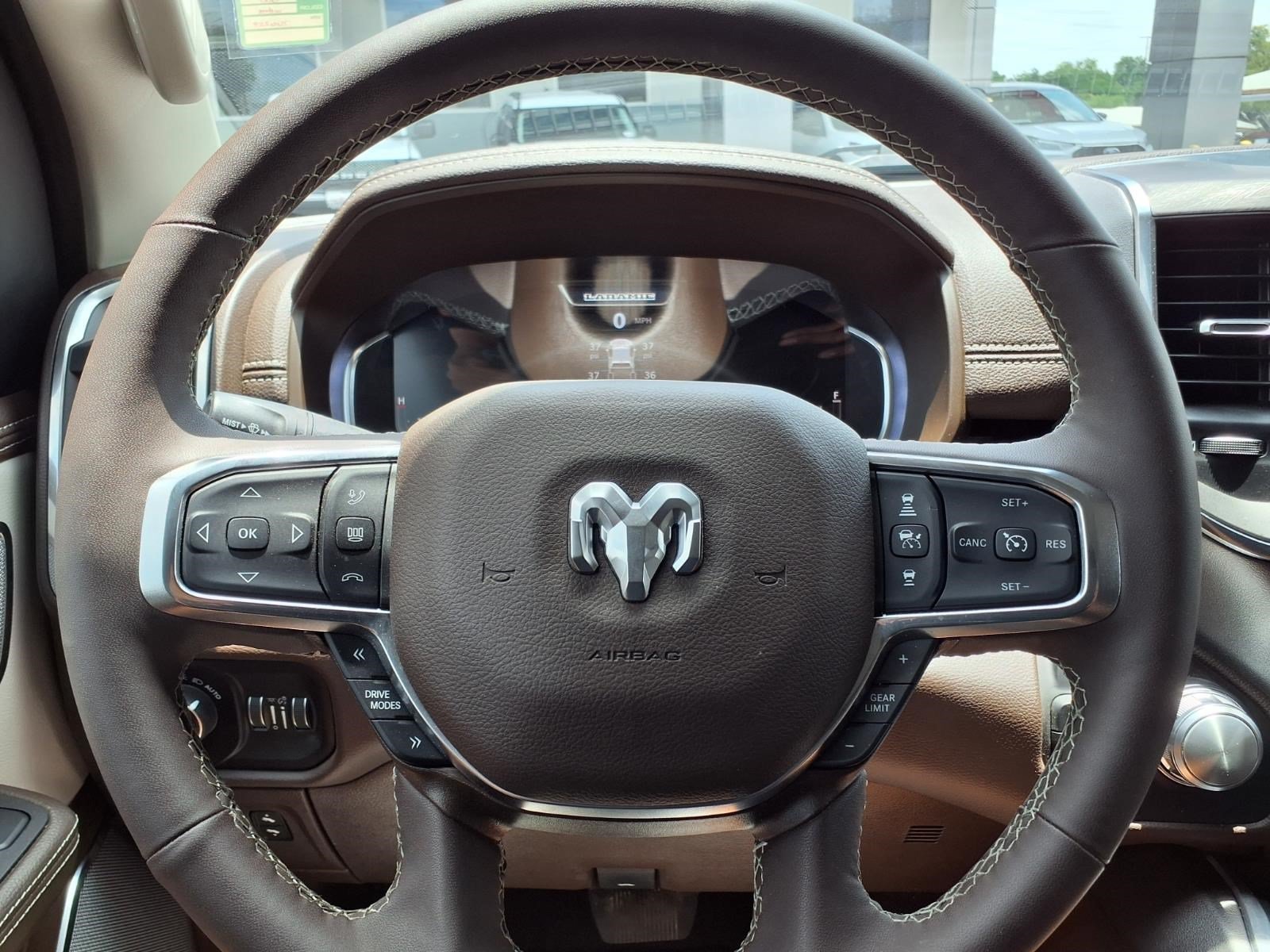 Used 2025 RAM 1500 Laramie AWD/4WD image 24