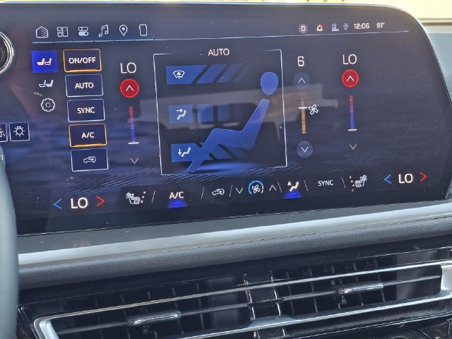 Used 2024 Chevrolet Traverse LS FWD image 11
