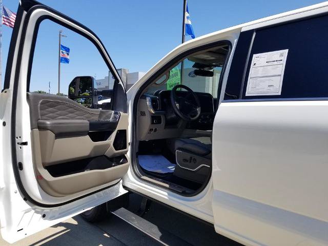 Certified 2025 Ford F250 Platinum w/ Platinum Plus Package AWD/4WD image 9