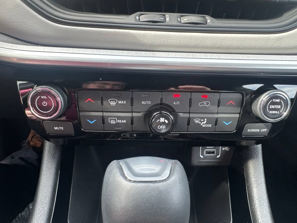 Used 2025 Jeep Compass Limited AWD/4WD image 20