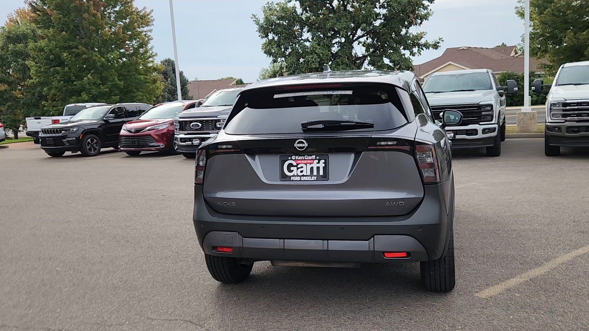 Used 2025 Nissan Kicks SV AWD/4WD image 17